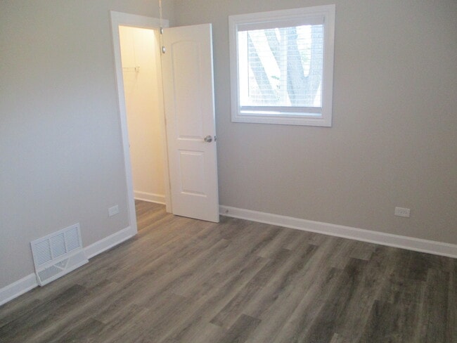 Building Photo - 1738 Ballentine St