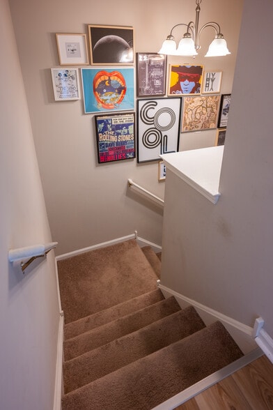 Building Photo - 4402 Vesper Cir