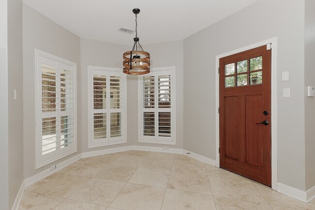 Building Photo - 2 Silverstrand Pl