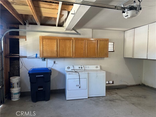 Building Photo - 8941 Carnation Dr
