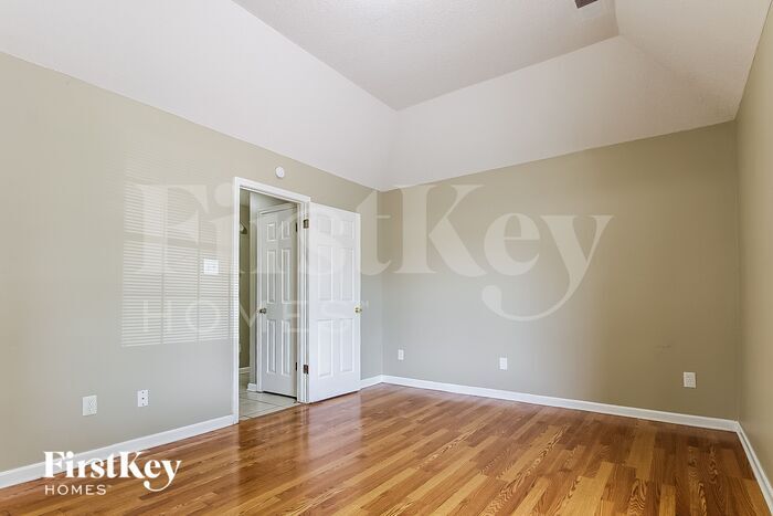 Building Photo - 4622 Crestfield Rd