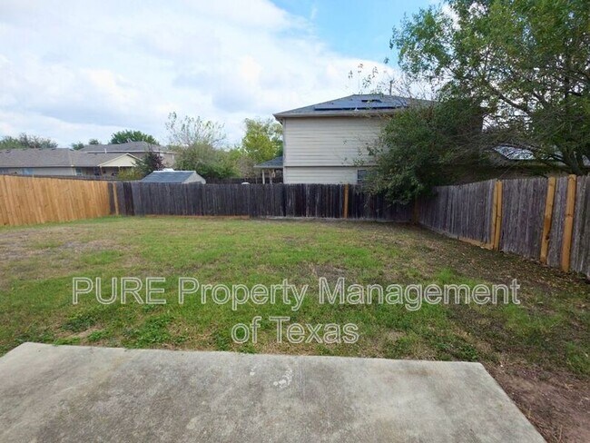 Building Photo - 204 Ruby Lake Dr