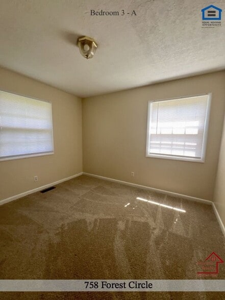 Building Photo - 758 Forest Cir