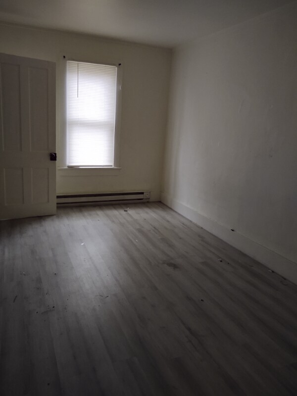 Building Photo - 52 Hallet St