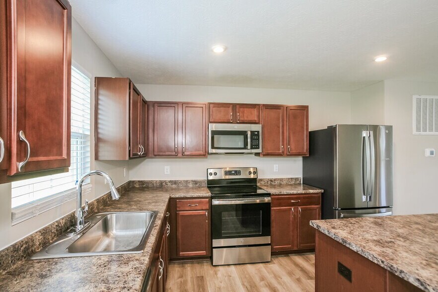 Building Photo - 107 Campus Ln