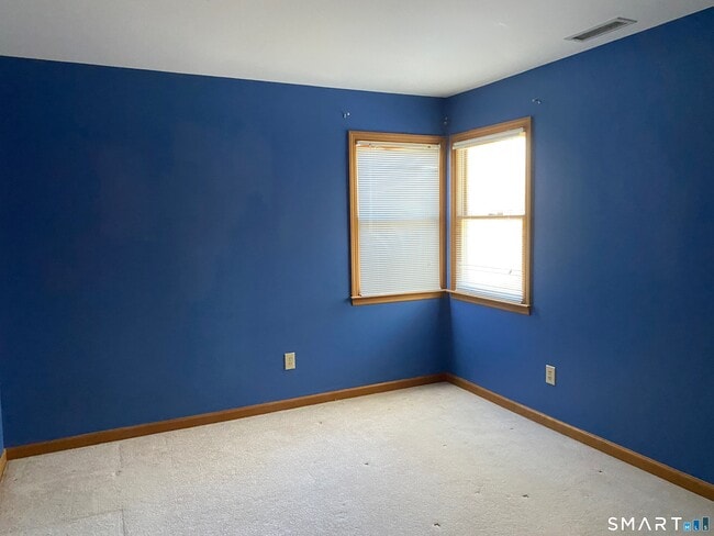 Building Photo - 5 Elena Dr