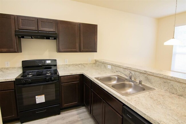 Building Photo - 12714 Memorial Ranch Rd