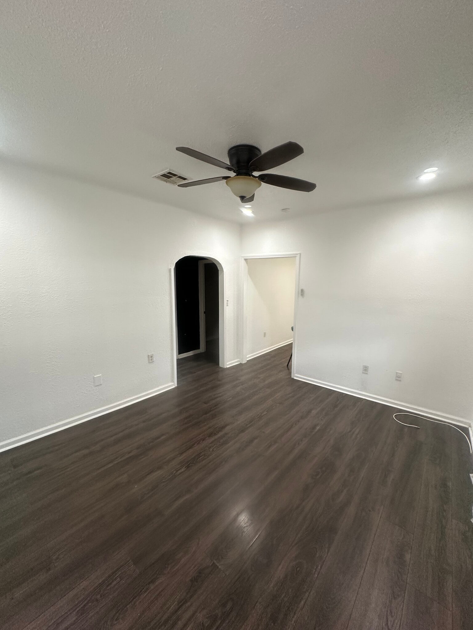 Building Photo - 1640 Poland Ave