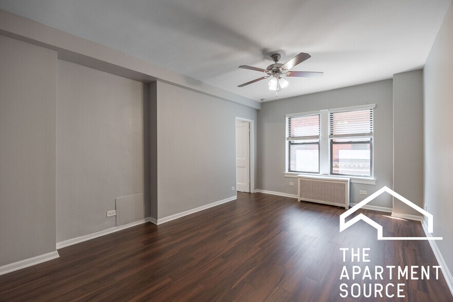 Primary Photo - 1140 N La Salle Dr