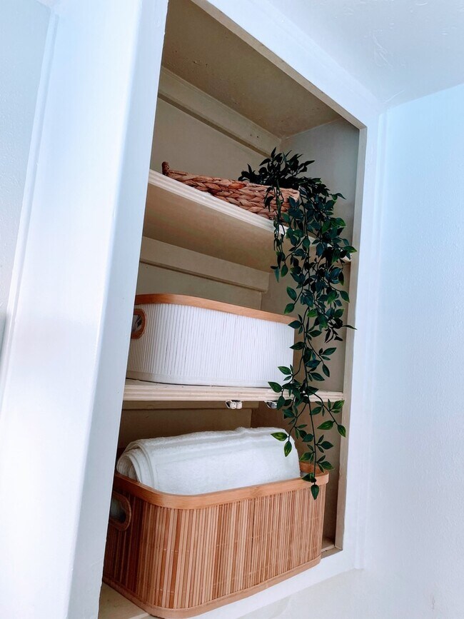 bathroom storage - 292 E 42nd St