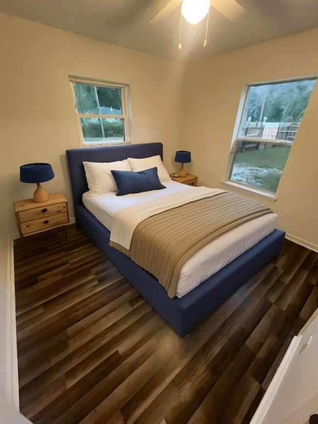 Building Photo - Charming 3 Bedroom, 1 Bath Pensacola Home available !!