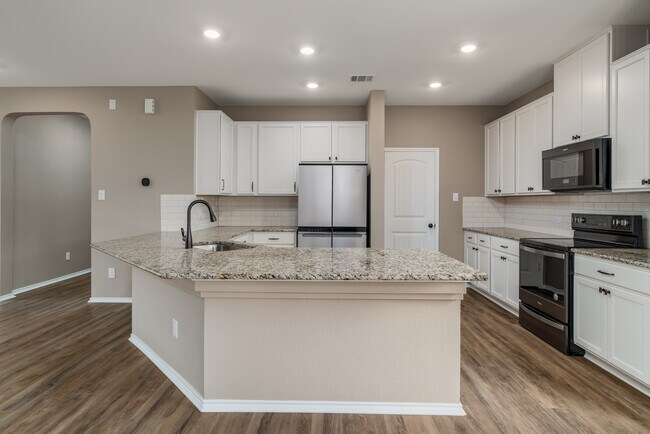 Building Photo - 120 Kat Garnet Dr