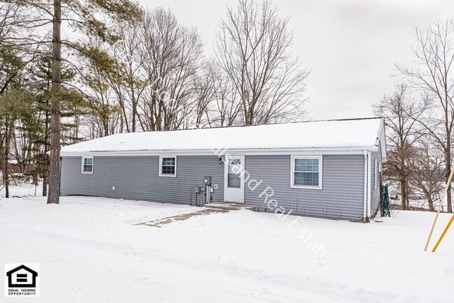 Building Photo - 4 bedroom home now available! ***MOVE IN RENT SPECIAL $500 OFF FIRST MONTH'S RENT!!!***