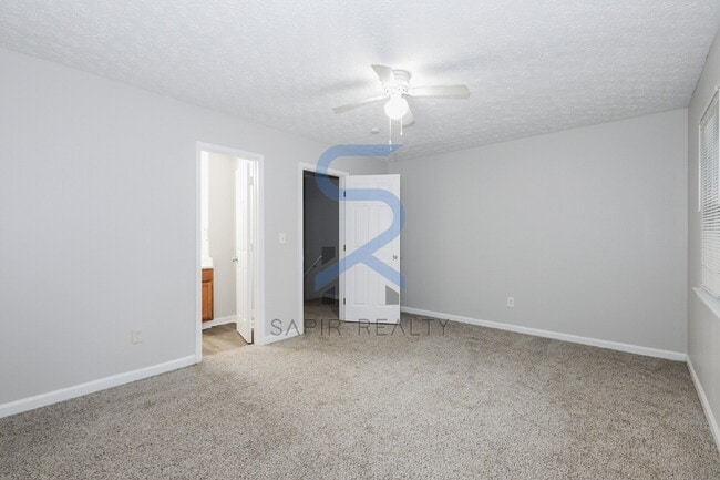 Building Photo - Move in before November 15th and choose yo...