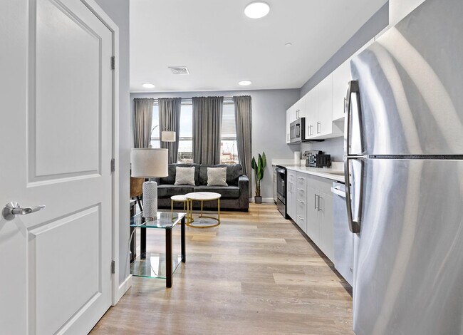 Building Photo - 95 Broadway-SI ID1240368P