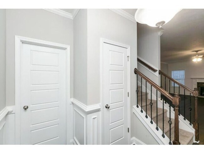 Building Photo - 210 Palisade Rdg