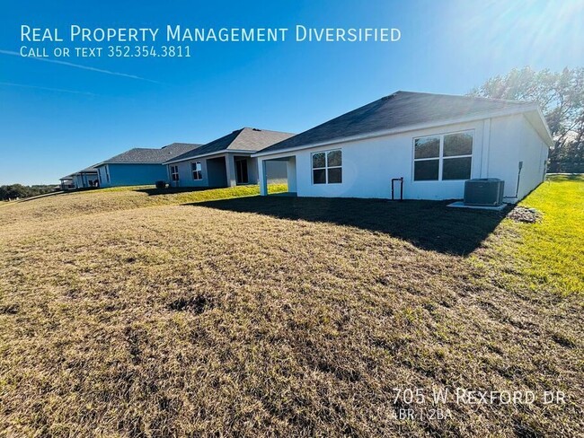 Building Photo - 705 W Rexford Dr