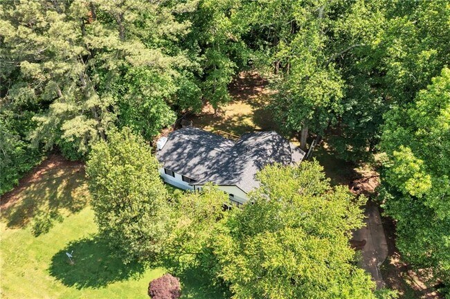 Building Photo - 5902 Cumming Hwy