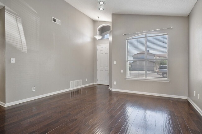 Building Photo - "Charming 4-Bed Oasis with 3 Full Baths on Twin Leaf Drive in El Paso, TX!"