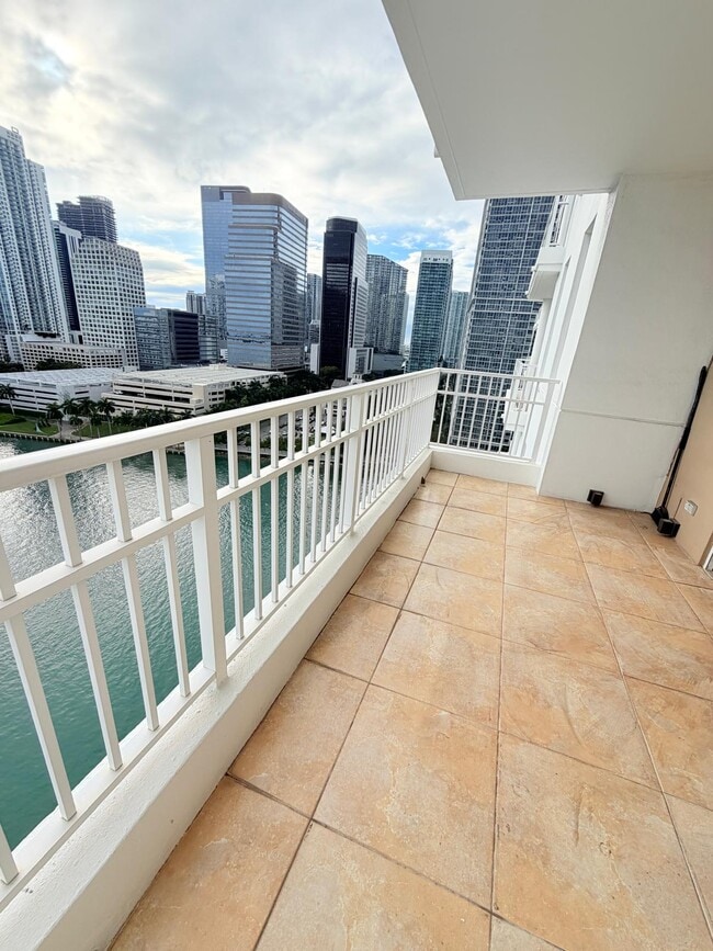 Building Photo - 701 Brickell Key Blvd