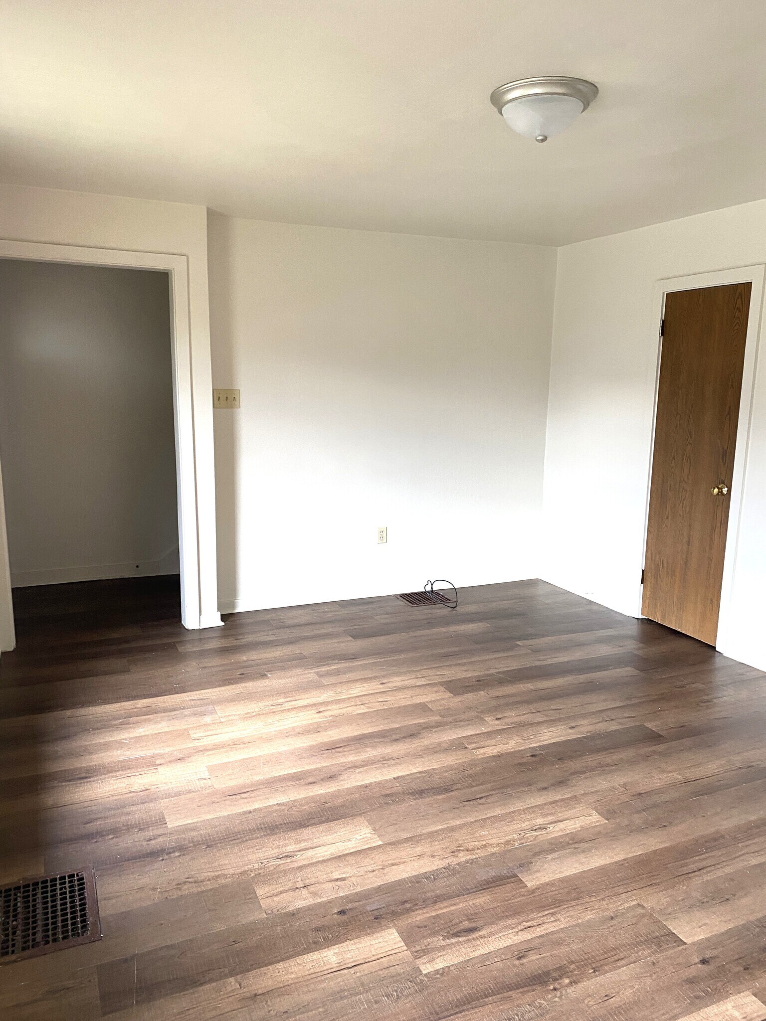 Building Photo - 1224 W 7th St