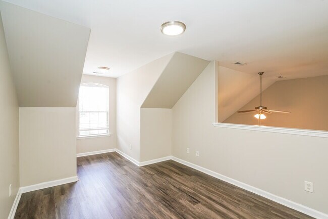 Building Photo - 542 Pippin Dr