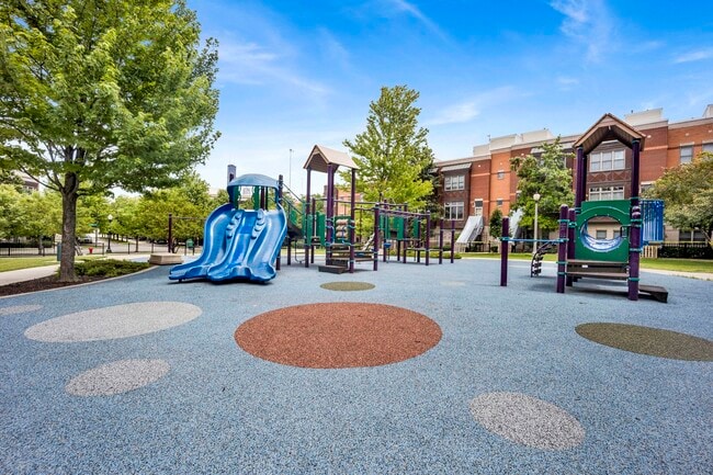 Building Photo - 1111 W 15th St