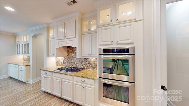 Building Photo - 11052 Preservation Park Dr