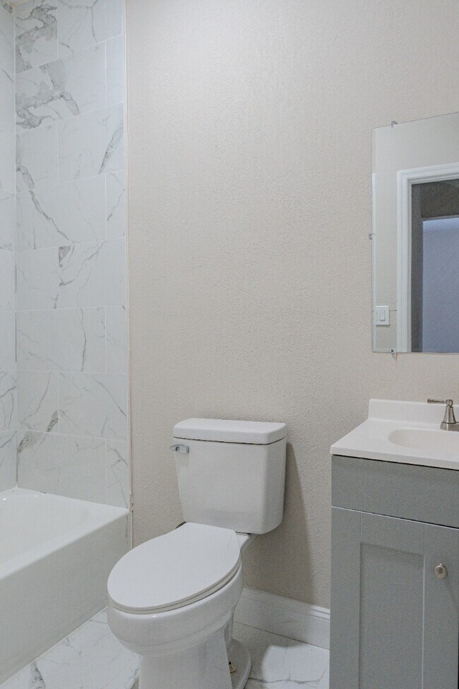 Building Photo - 129 W Church St