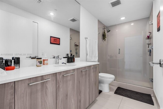 Building Photo - 501 NE 31st St