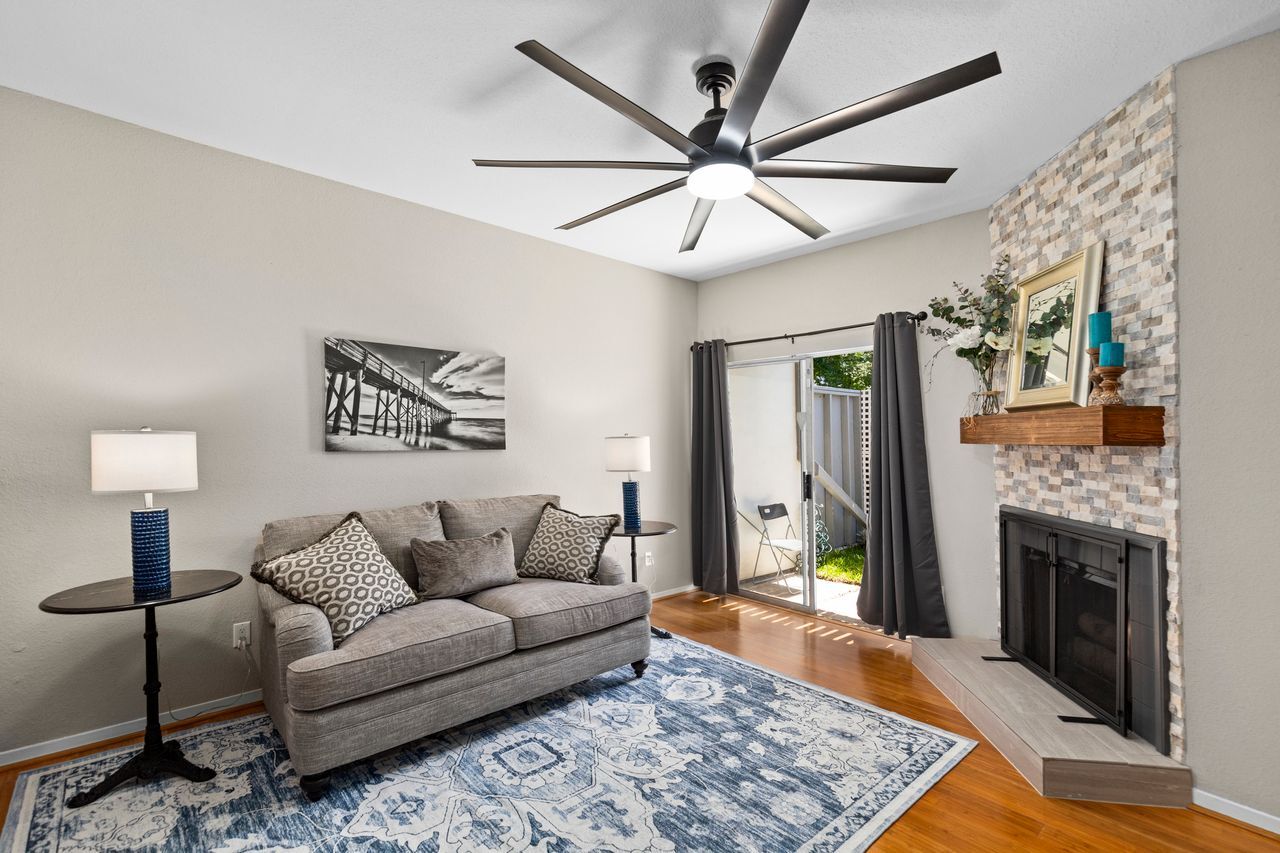 Building Photo - 5094 Glenmont Dr