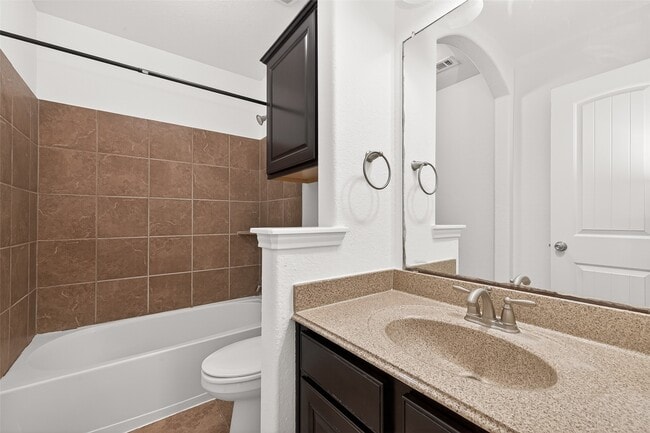 Building Photo - 17415 Sandalisle Ln