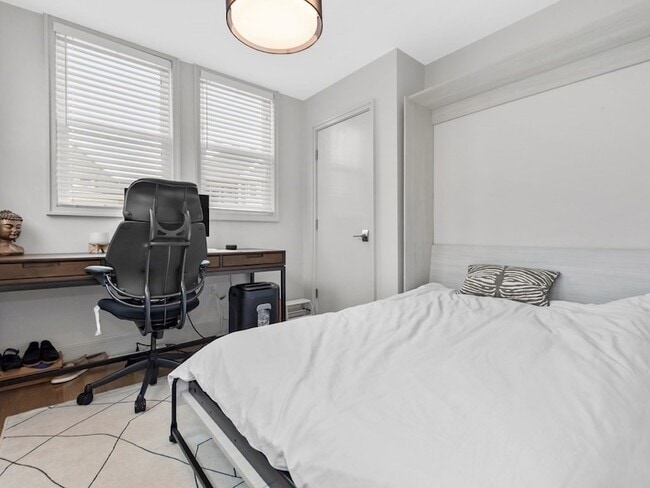 Building Photo - 75 South St