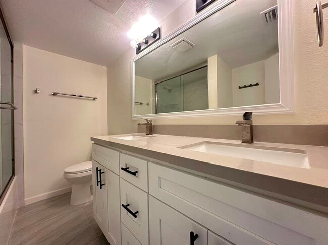 Building Photo - 3 BEDROOM HOME FOR LEASING IN Baldwin Park