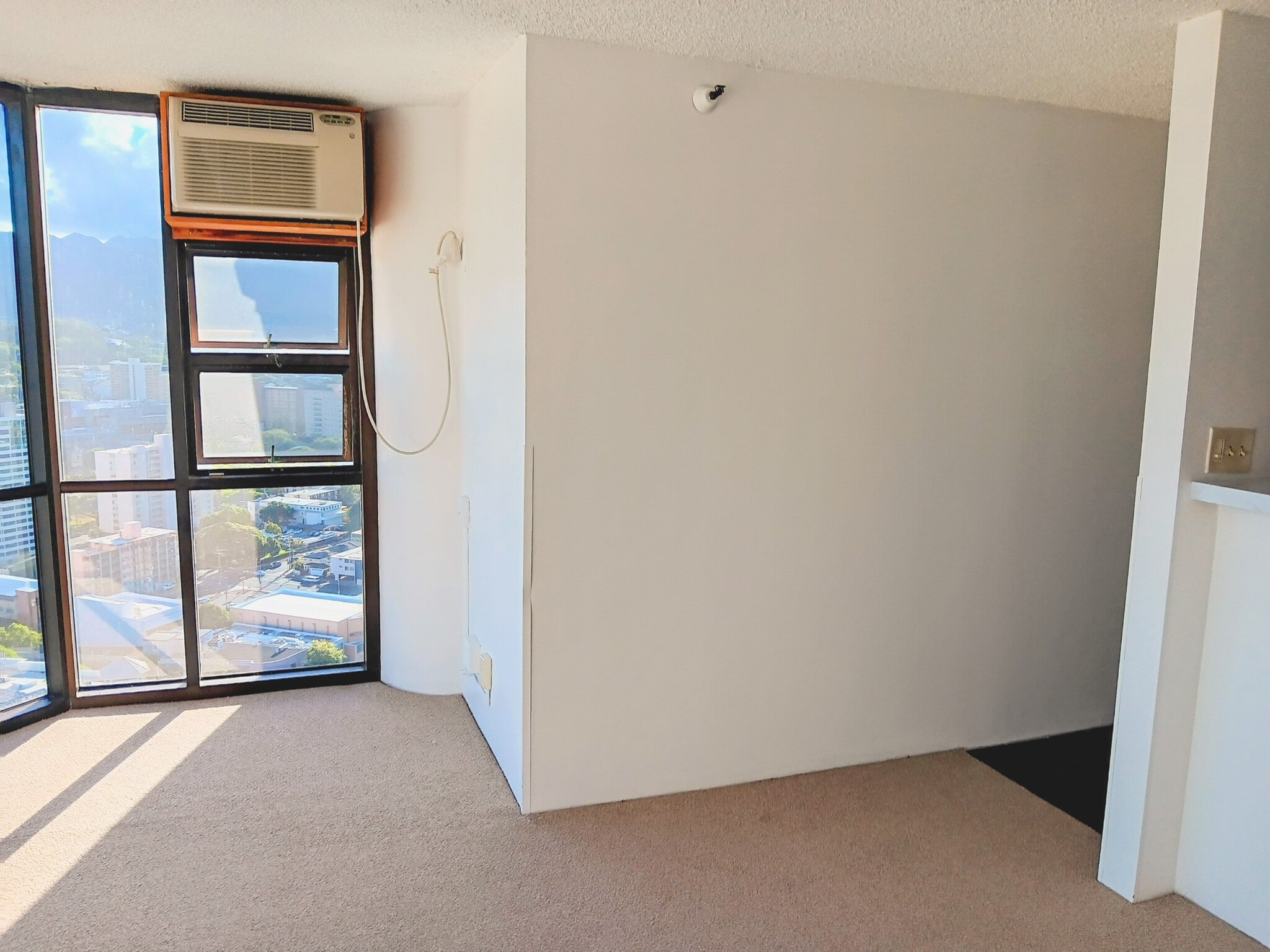 Building Photo - 930 Kaheka St