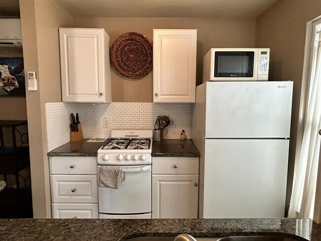 Building Photo - 2348 Dryden Rd