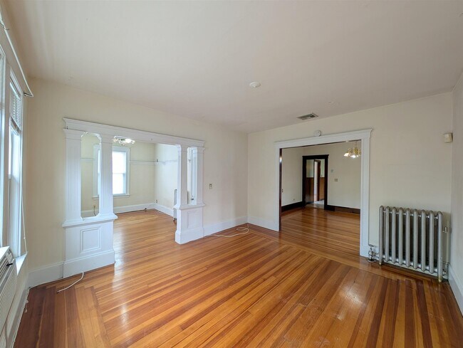 Building Photo - 136 North St