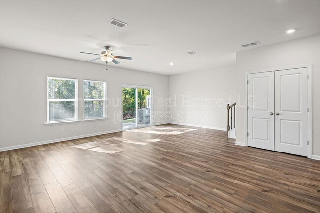 Building Photo - 1635 Villageside Ct