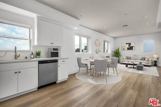 Building Photo - 4701 Saturn St