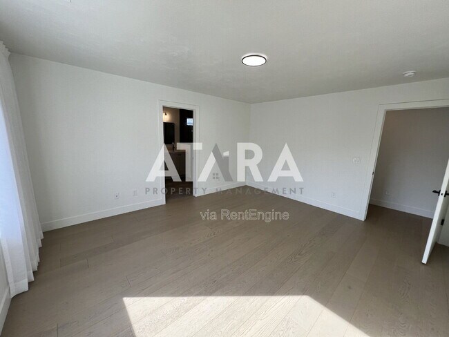 Building Photo - 955 S 850 W