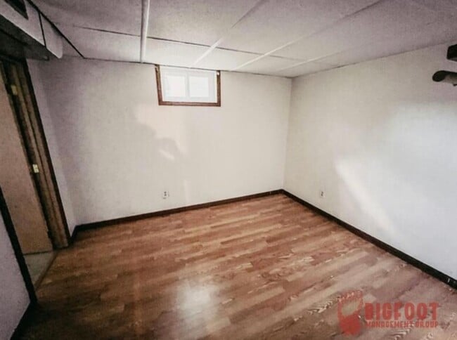 Building Photo - Hauser/Park Duplex
