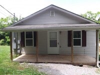 Building Photo - Cozy 2 Bedroom in Town