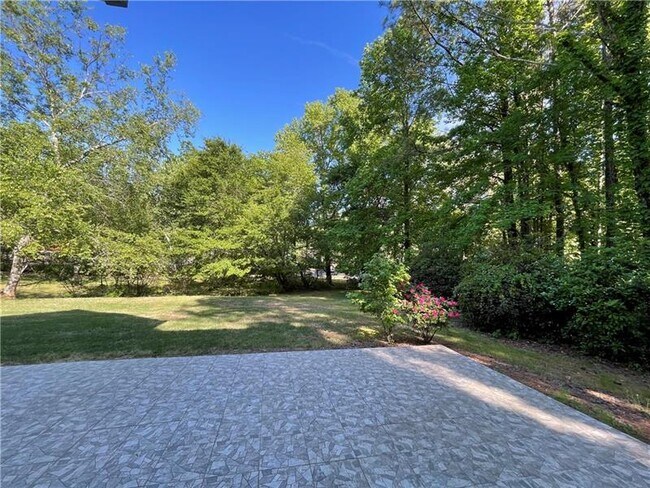 Building Photo - 10730 Pinewalk Forest Cir