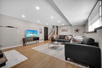 Building Photo - 454 Francis St