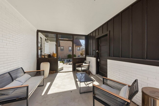 Building Photo - 9525 Parkside Ave