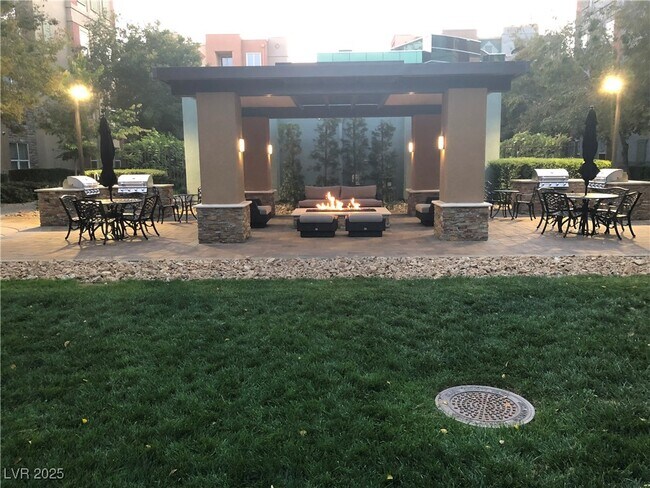 Building Photo - 38 E Serene Ave