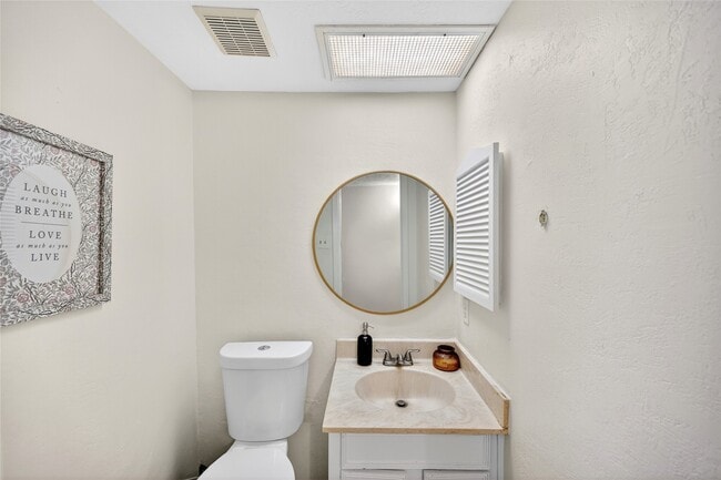 Building Photo - 6975 Chasewood Dr