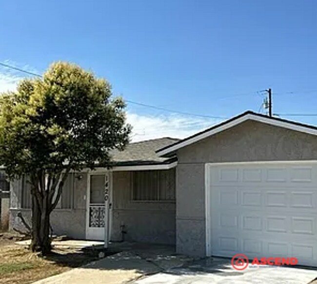 Primary Photo - 3 Bedroom Home in East Bakersfield