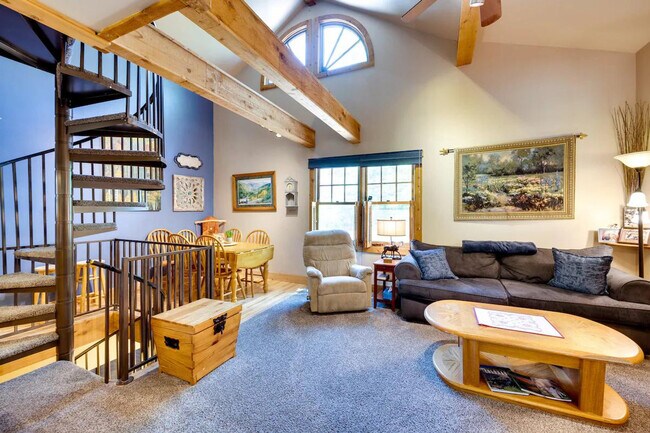 Building Photo - 619 N Corona St