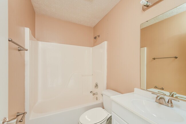 Building Photo - 6602 Largo Ln